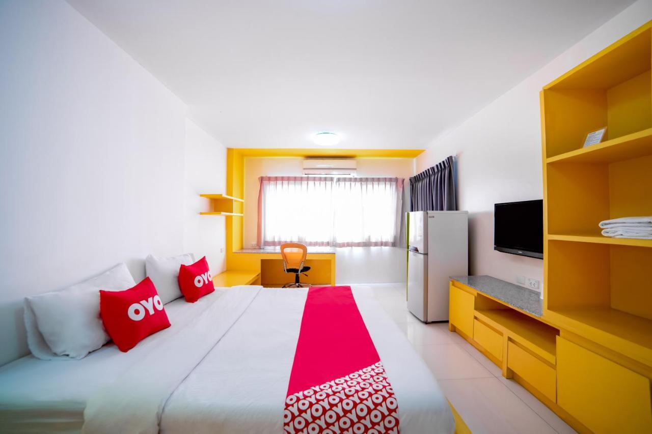 Oyo 460 Int Place Бангкок Екстер'єр фото